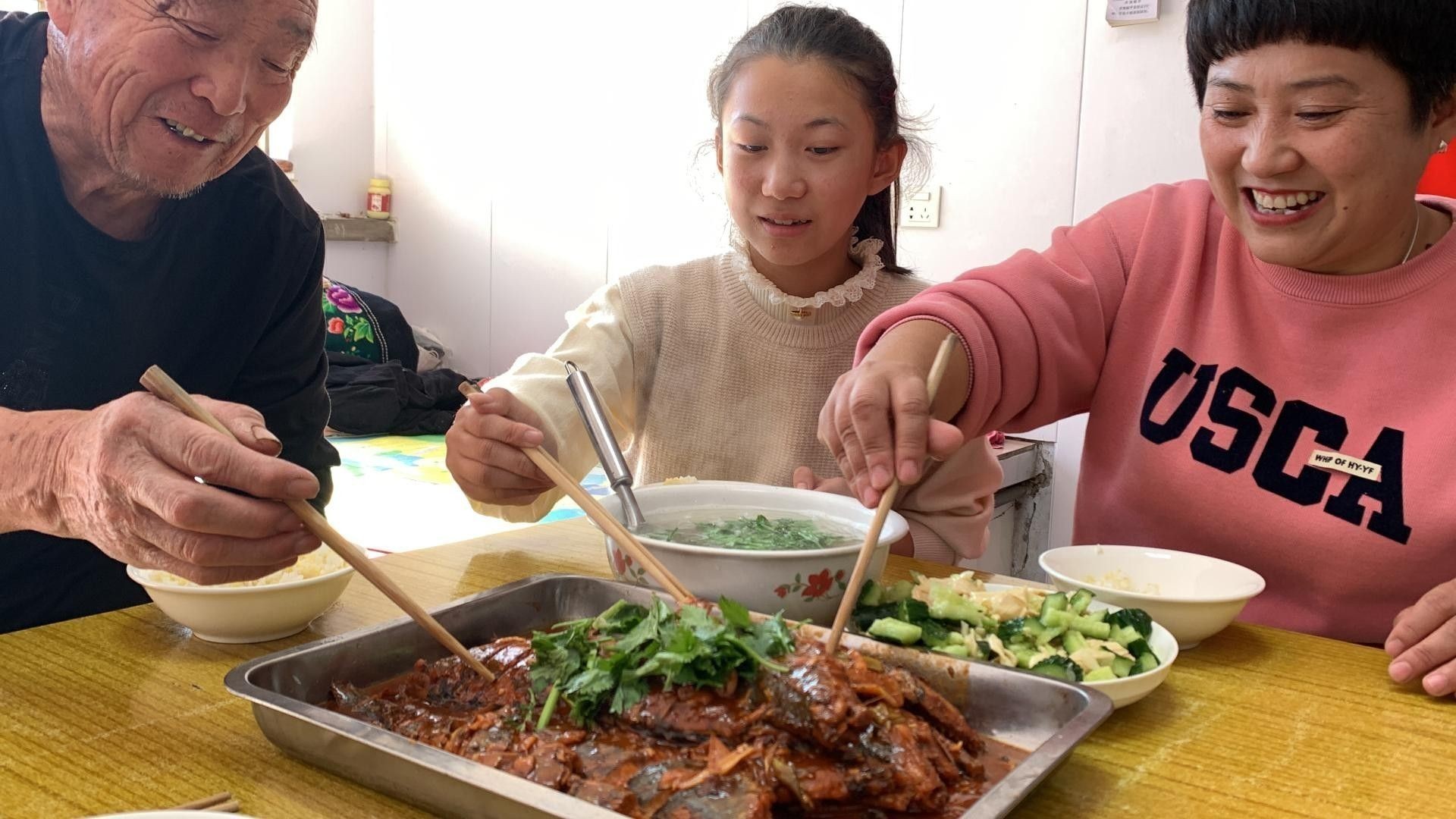 茄汁鯡魚罐頭具體怎么做菜（廚師長教你做茄汁鯡魚罐頭，醬香味濃）