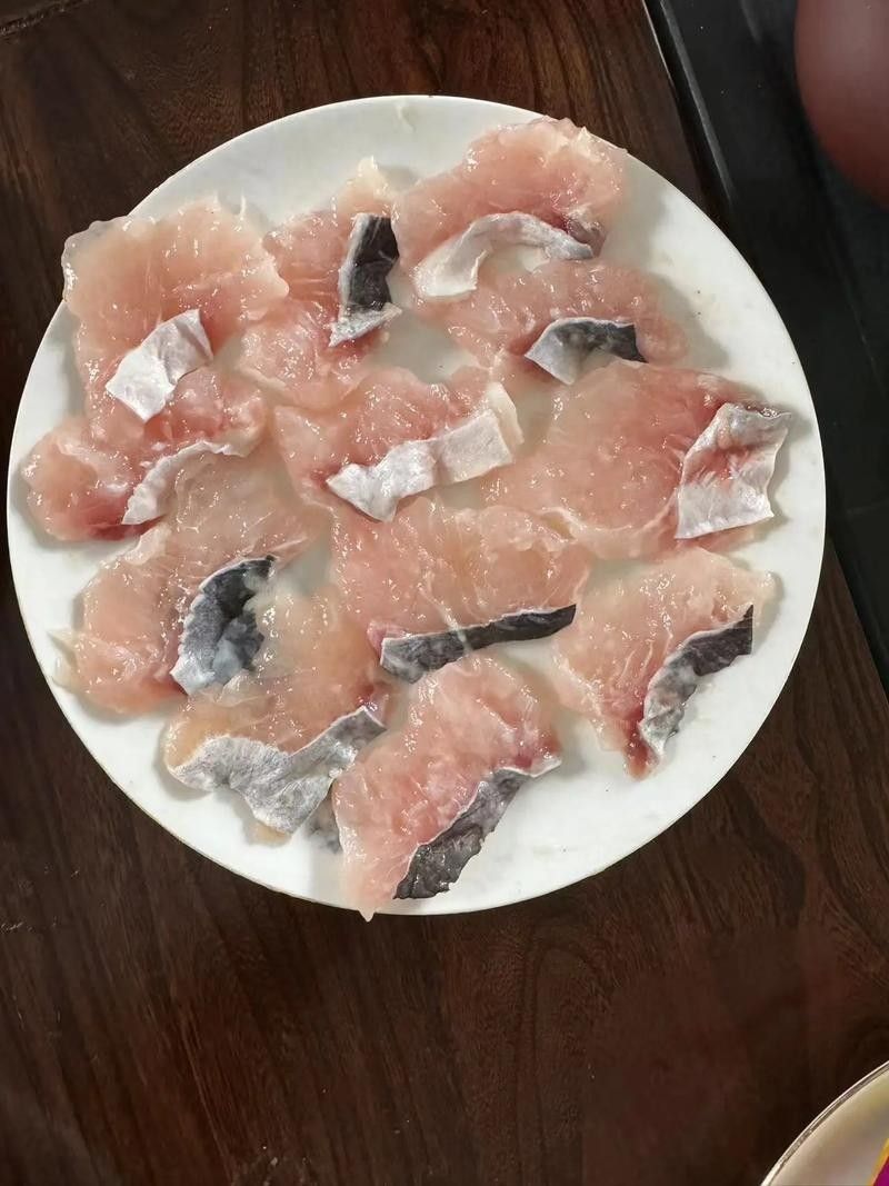 巴沙魚片和龍魚片的價(jià)格差異大嗎（巴沙魚片和龍魚片價(jià)格差異分析）