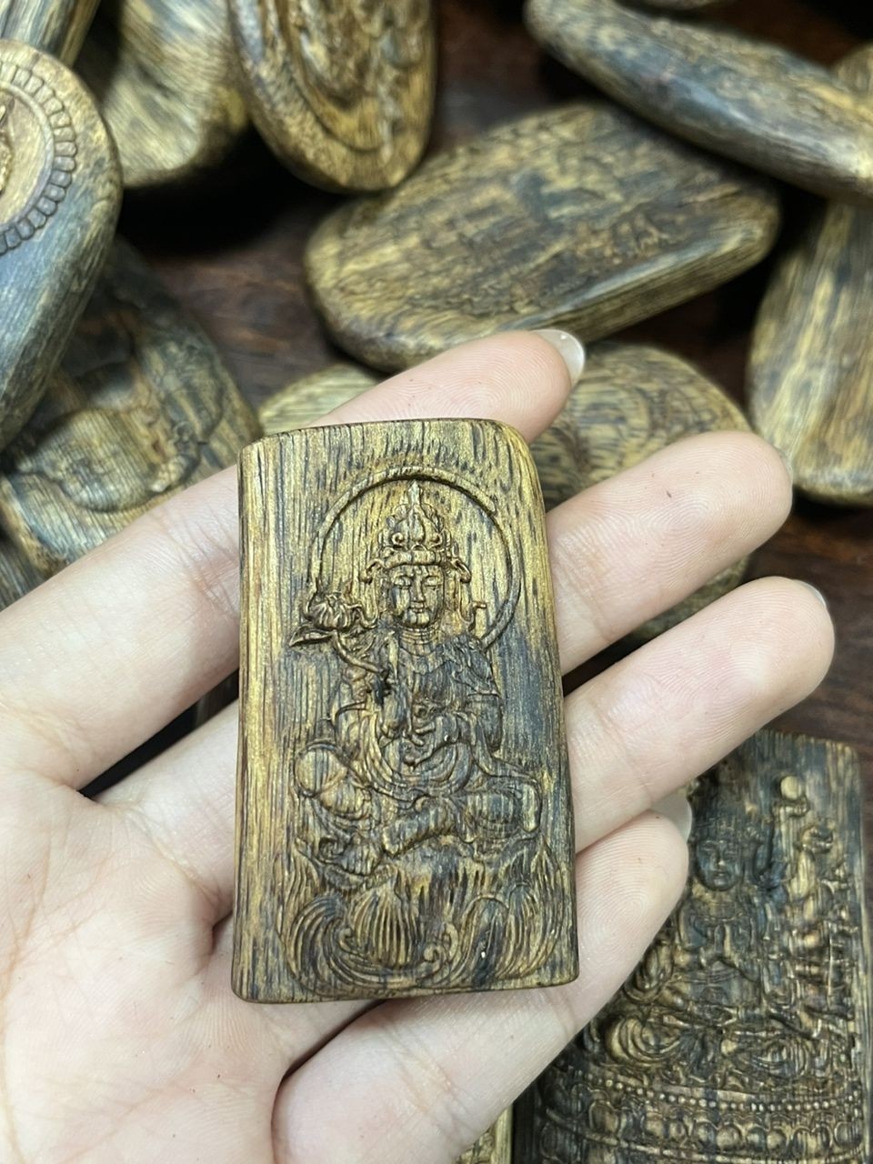 大老板，奇楠沉香佛牌來一個不（大老板，奇楠沉香佛牌來一個不，在一次重要的商務會議中）