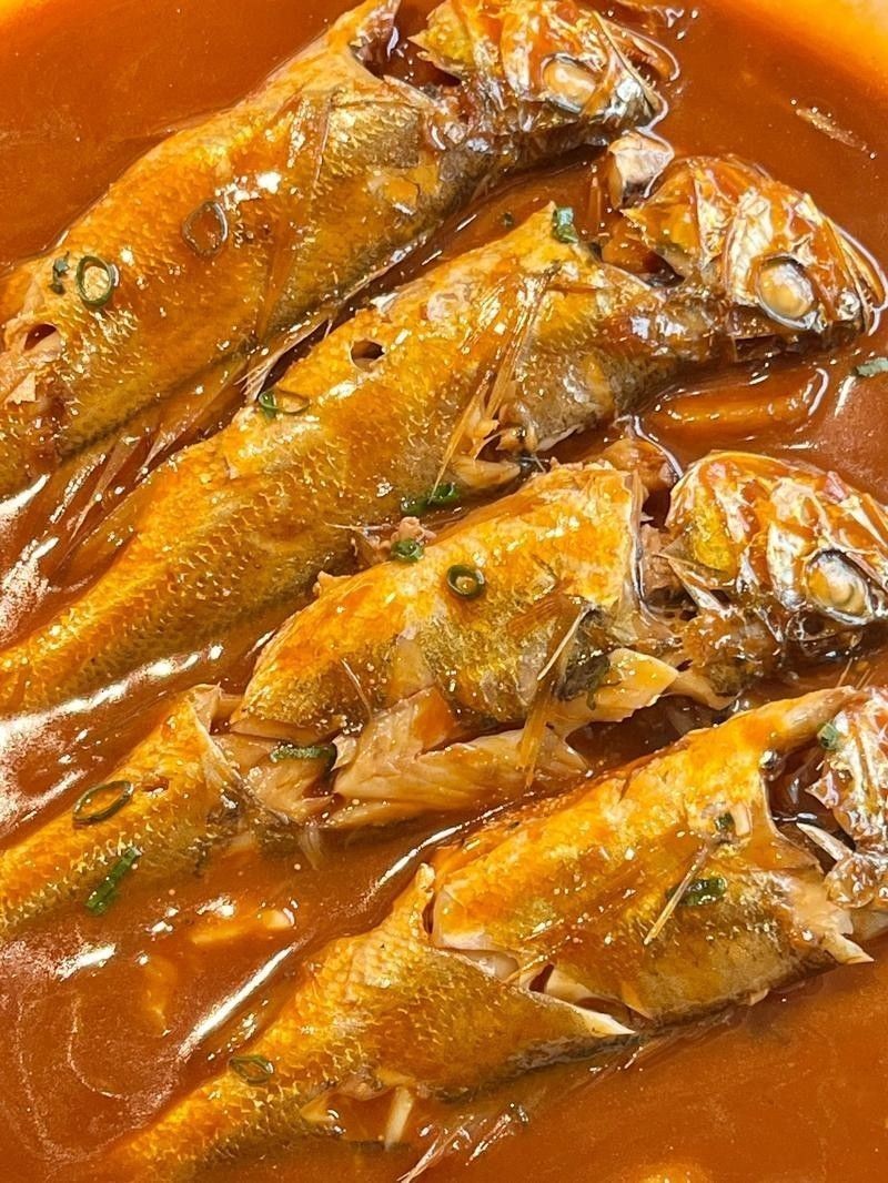 金龍魚和小黃魚有何區別（金龍魚和小黃魚的區別）