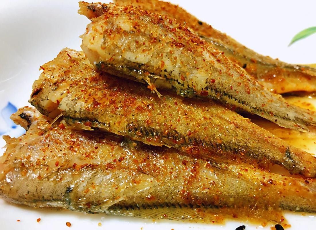 金龍魚和小黃魚有何區別（金龍魚和小黃魚的區別）