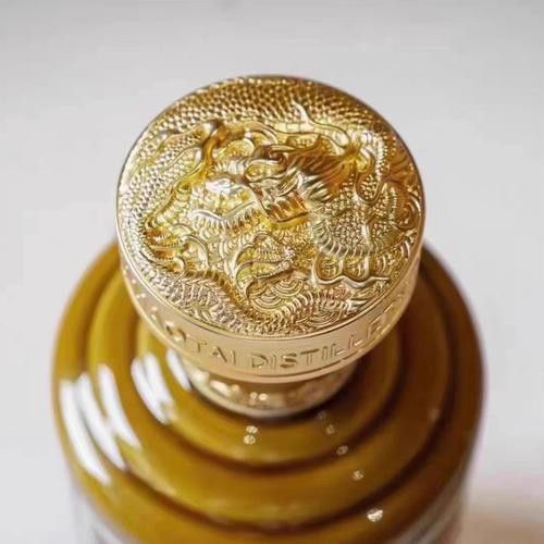 金龍魚白酒哪個系列適合收藏？（龍魚白酒系列中適合收藏的有“珍藏版”和“紀念版”）