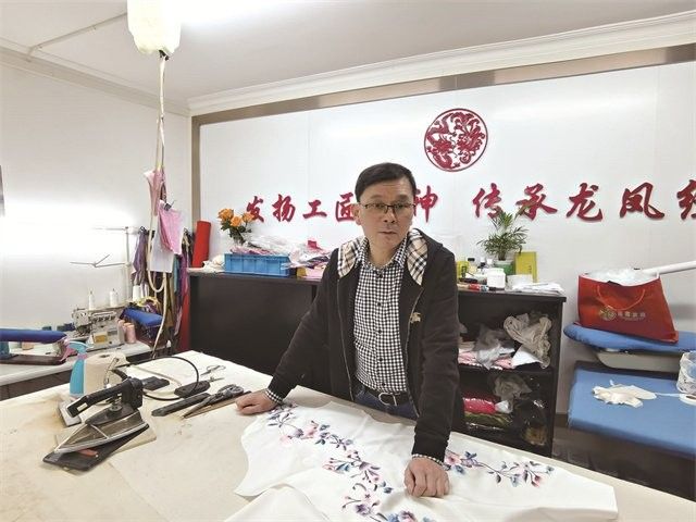 還有哪些旗袍品牌有傳承人？（探索旗袍傳承人，揭秘當代旗袍品牌的守護者） 還有哪些旗袍品牌有傳承人？（探索旗袍傳承人，揭秘當代旗袍品牌的守護者） 龍魚百科 第3張