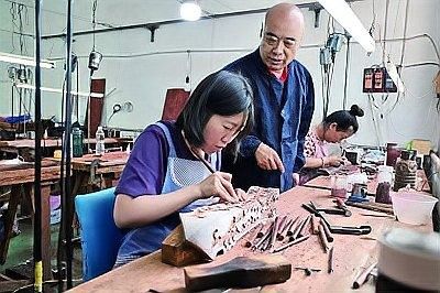 如何找到更多張字龍紋作品？（探索張字龍紋作品的海洋）