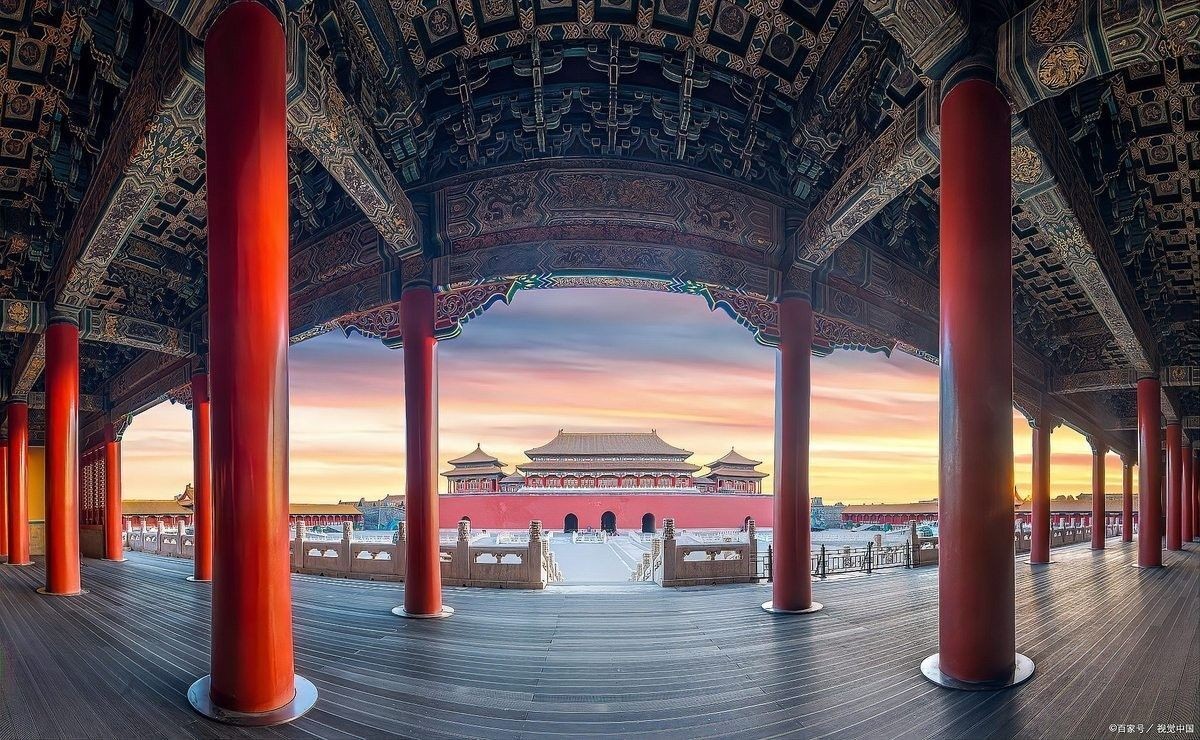 龍生在紫禁城建筑中的象征意義是什么（故宮柱子上的龍是何方神圣揭秘皇家建筑的神秘圖騰）