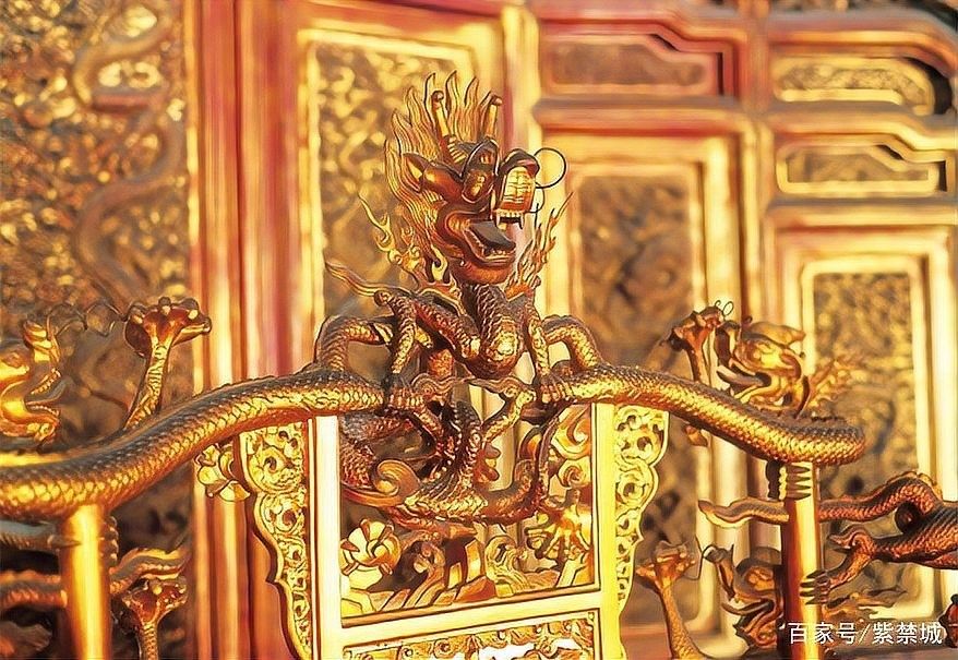 龍生在紫禁城建筑中的象征意義是什么（故宮柱子上的龍是何方神圣揭秘皇家建筑的神秘圖騰）