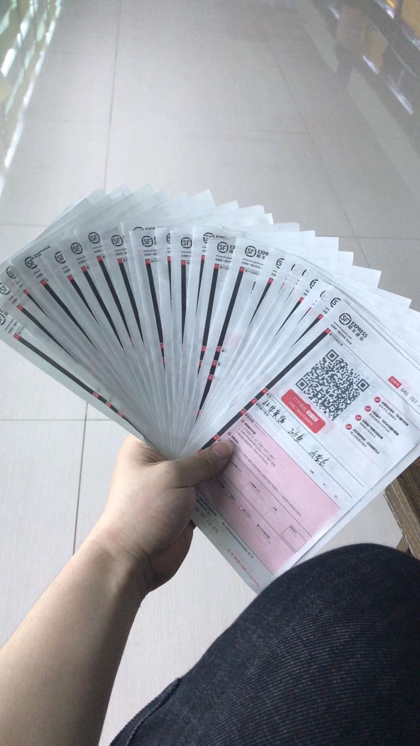 駐馬店觀賞魚市場(chǎng)發(fā)往全國(guó)各地的銘龍專用魚糧（銘龍專用魚糧基本售空）