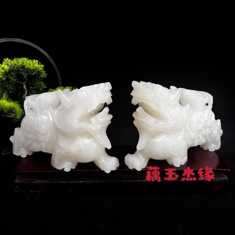 白玉金龍魚擺件如何保養(yǎng)？（ 白玉金龍魚擺件如何保養(yǎng)？（\