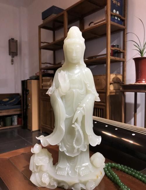 白玉金龍魚擺件如何保養(yǎng)？（ 白玉金龍魚擺件如何保養(yǎng)？（\