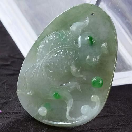 翡翠綠金龍魚的價格是多少（翡翠綠金龍魚價格是多少）