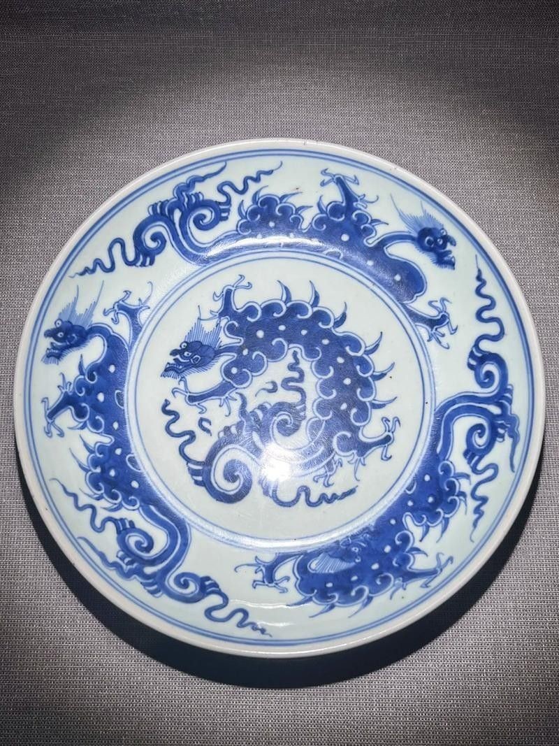 給我一些夔龍紋和蟠龍紋的瓷器圖片（夔龍紋和蟠龍紋是中國古代瓷器上常見的裝飾圖案） 給我一些夔龍紋和蟠龍紋的瓷器圖片（夔龍紋和蟠龍紋是中國古代瓷器上常見的裝飾圖案） 龍魚百科 第5張