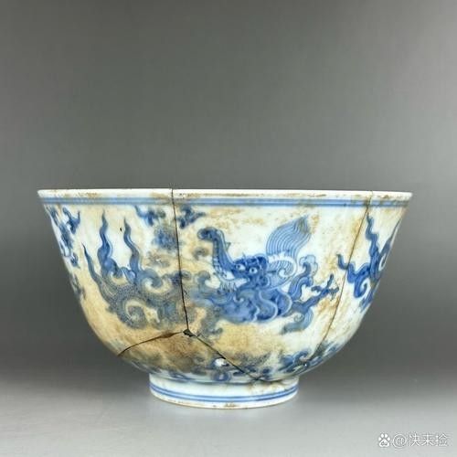 給我一些夔龍紋和蟠龍紋的瓷器圖片（夔龍紋和蟠龍紋是中國古代瓷器上常見的裝飾圖案） 給我一些夔龍紋和蟠龍紋的瓷器圖片（夔龍紋和蟠龍紋是中國古代瓷器上常見的裝飾圖案） 龍魚百科 第6張