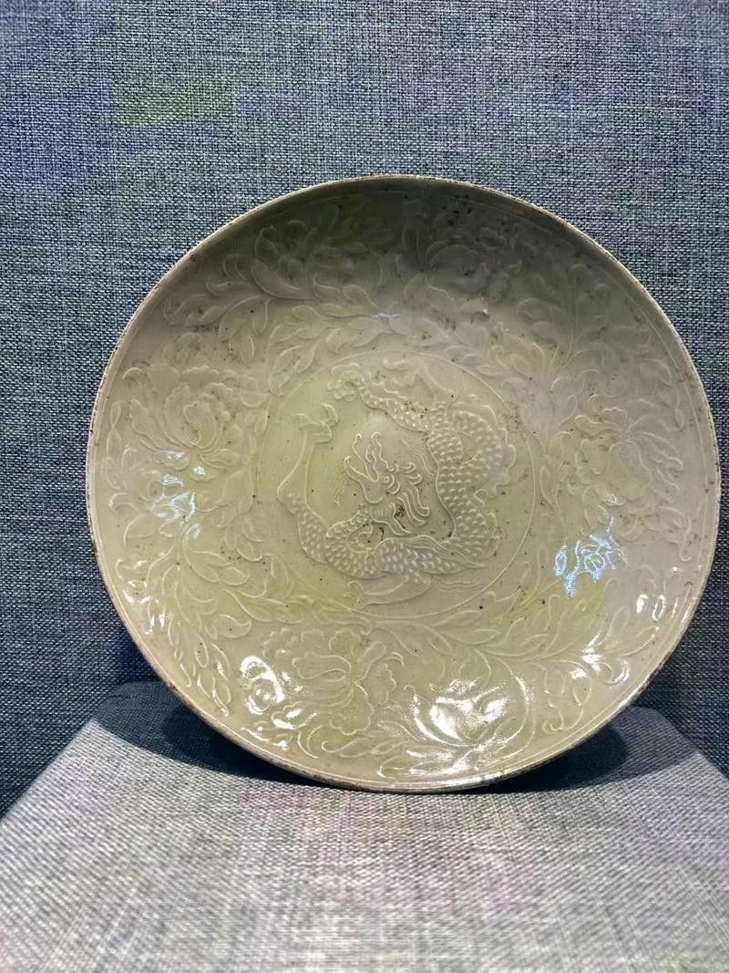 給我一些夔龍紋和蟠龍紋的瓷器圖片（夔龍紋和蟠龍紋是中國古代瓷器上常見的裝飾圖案） 給我一些夔龍紋和蟠龍紋的瓷器圖片（夔龍紋和蟠龍紋是中國古代瓷器上常見的裝飾圖案） 龍魚百科 第14張