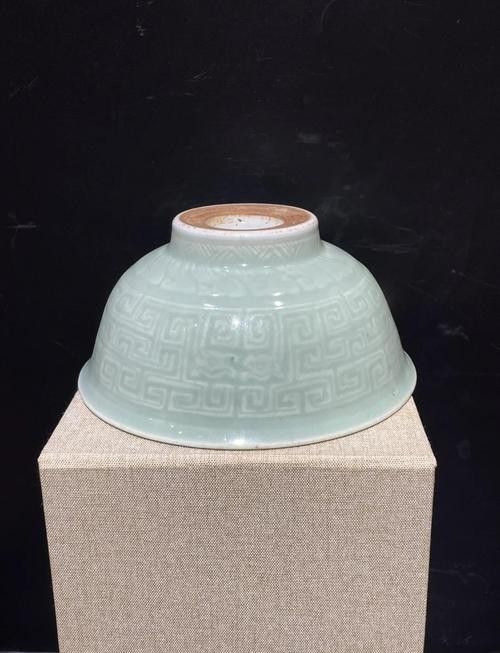 給我一些夔龍紋和蟠龍紋的瓷器圖片（夔龍紋和蟠龍紋是中國古代瓷器上常見的裝飾圖案） 給我一些夔龍紋和蟠龍紋的瓷器圖片（夔龍紋和蟠龍紋是中國古代瓷器上常見的裝飾圖案） 龍魚百科 第15張