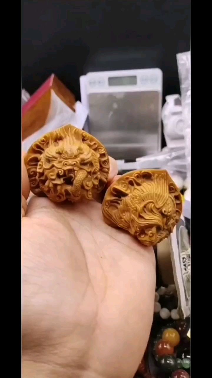 菏澤觀賞魚市場(chǎng)雕刻核桃（在菏澤觀賞魚市場(chǎng)雕刻核桃）