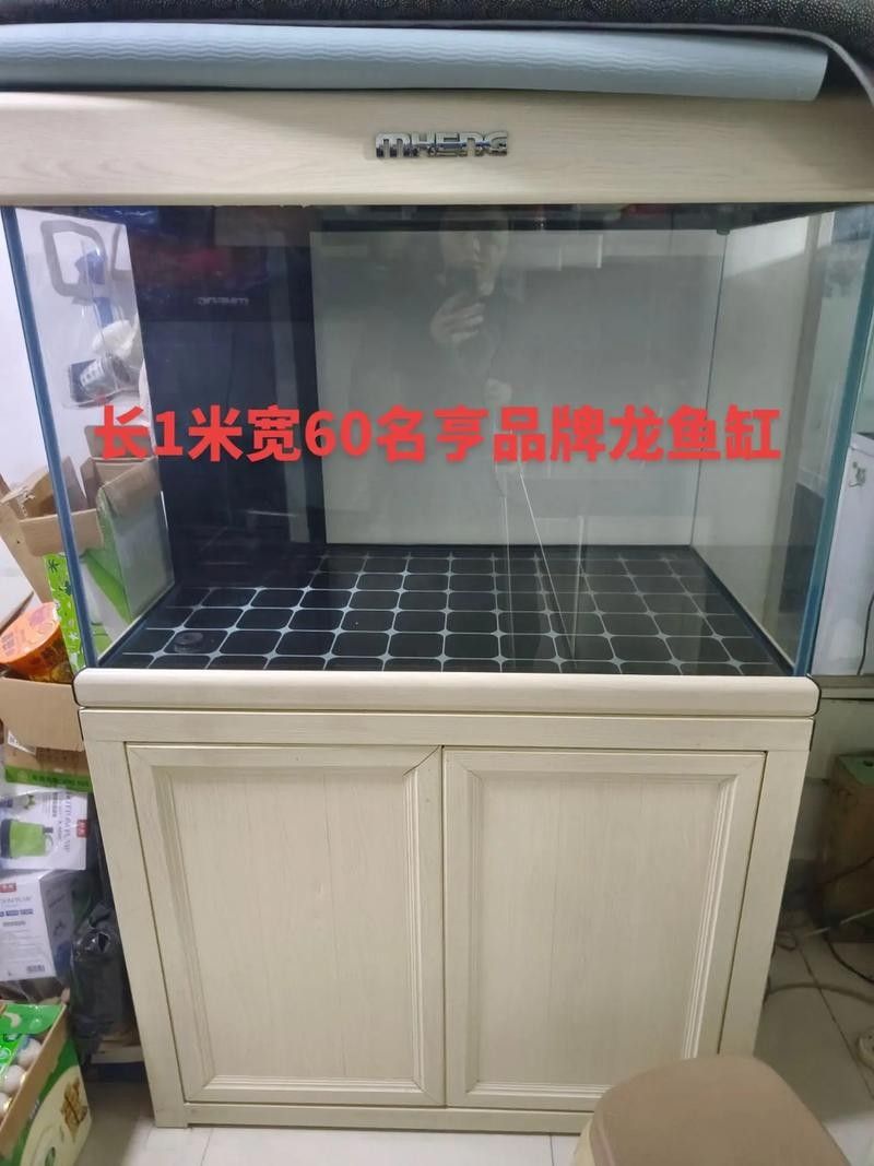 哪些材質的魚缸蓋適合六角龍？