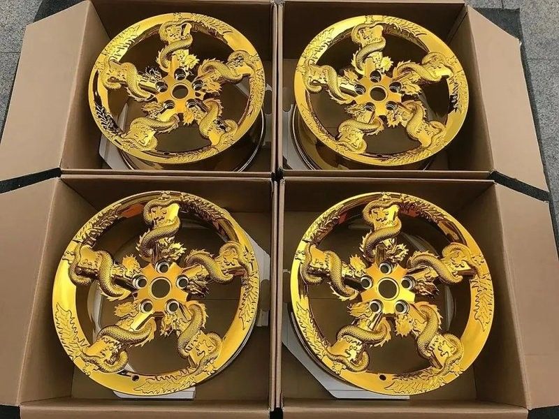能給出更多紅龍旗漸變配色設計案例嗎