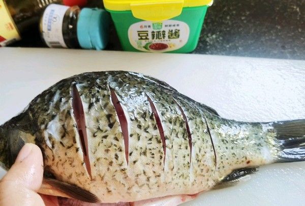 烏蘭金龍魚(yú)最簡(jiǎn)單三個(gè)做法（烏蘭金龍魚(yú)最簡(jiǎn)單三個(gè)做法，好吃到跺腳，做法全在這）