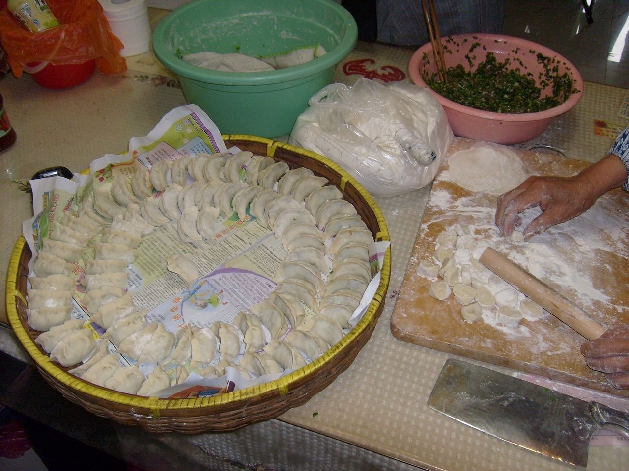 金龍魚吃飼料可以嗎（金龍魚可以喂魚肉嗎）