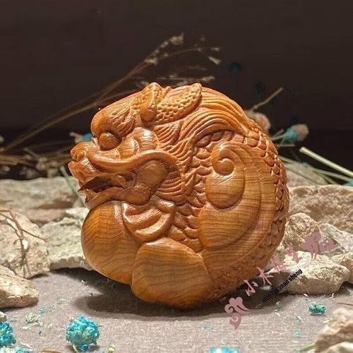 如何辨別真假崖柏木雕龍魚（崖柏手串真假鑒別全攻略睜眼看世界崖柏手串真假辨別方法）