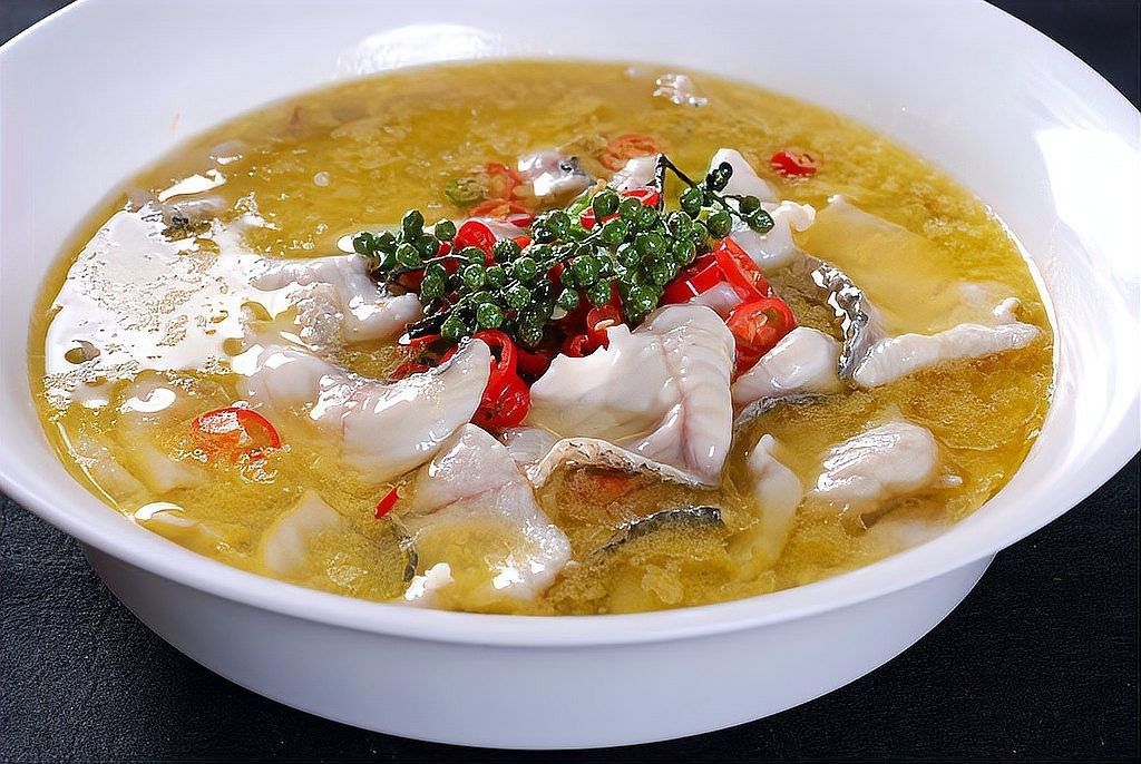 酸菜魚用烏魚還是龍魚更好（酸菜魚用黑魚還是草魚做大廚教你正確的做法）