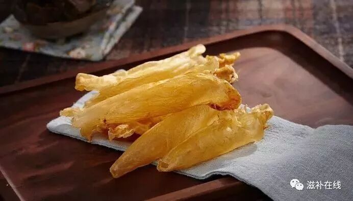 金龍魚魚膠如何去腥味？（如何去除魚膠的腥味？）