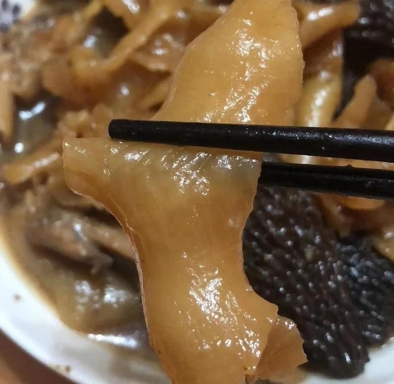 金龍魚魚膠如何去腥味？（如何去除魚膠的腥味？）