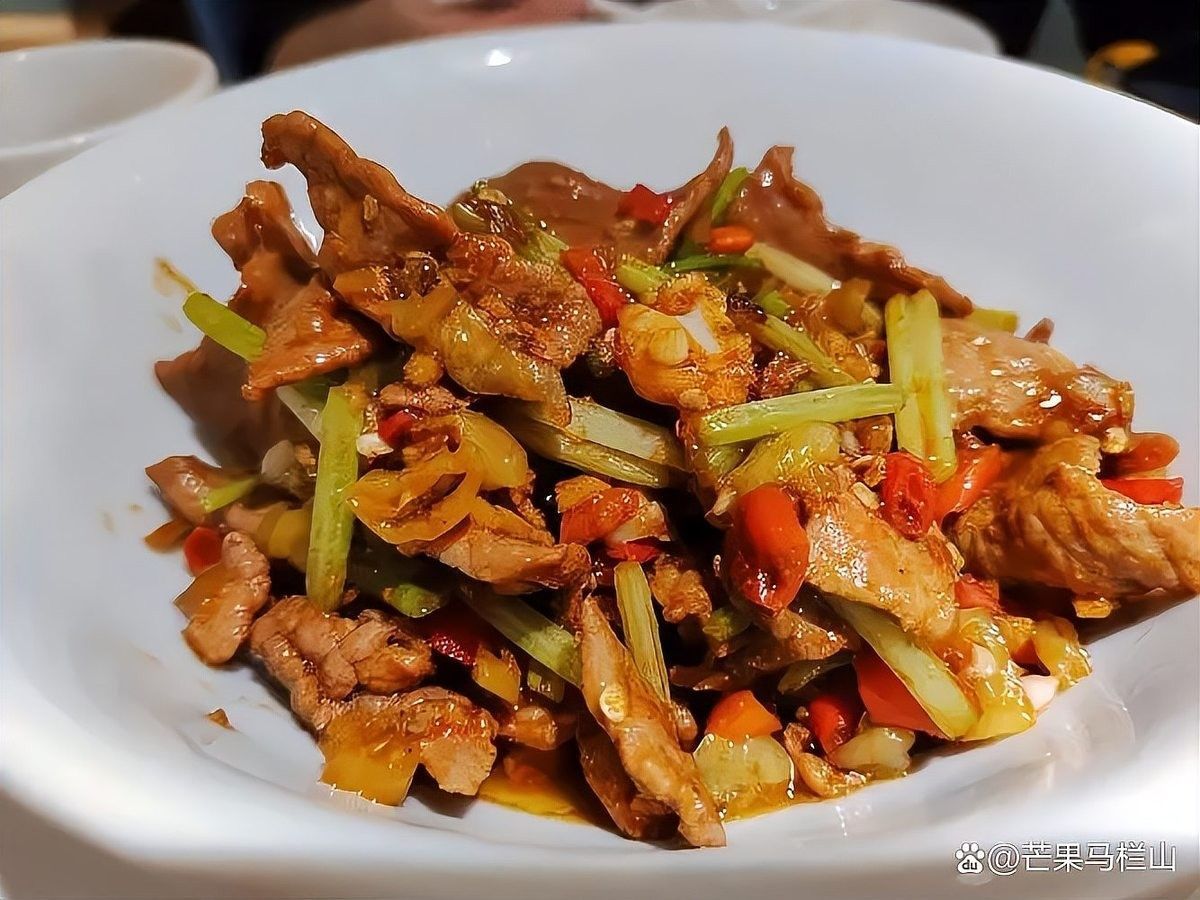 婁底九龍魚頭店有哪些特色菜品（關于婁底九龍魚頭店的特色菜品）
