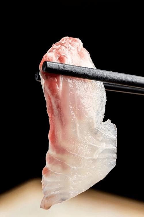哪家餐廳的鱘龍魚刺身最正宗（北京萬龍洲海鮮大酒樓或王府半島酒店·凰庭中餐廳）