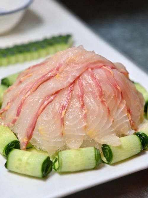 哪家餐廳的鱘龍魚刺身最正宗（北京萬龍洲海鮮大酒樓或王府半島酒店·凰庭中餐廳）