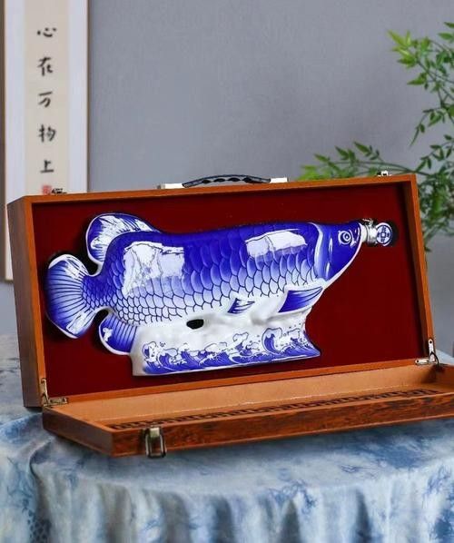 藍色金龍魚擺件材質(zhì)有哪些選擇（常見的藍色金龍魚擺件的材質(zhì)）