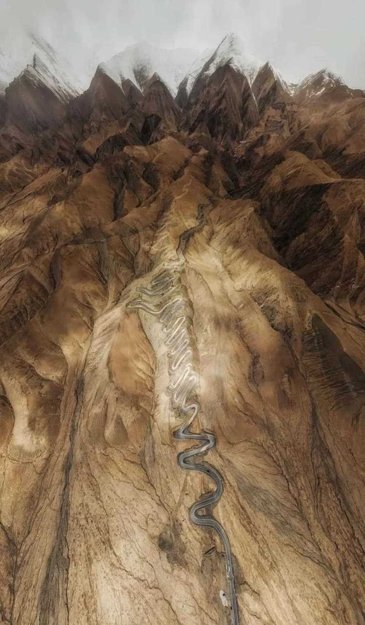 龍脈圖片高清版有哪些類型（傳統(tǒng)風(fēng)水圖解龍脈圖片的高清圖片類型主要分為寫實、工筆畫和水墨畫三種風(fēng)格）
