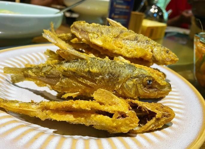 洪龍漁村的人均消費是多少（新龍漁莊大眾點評洪龍漁村人均消費水平受多種因素影響）