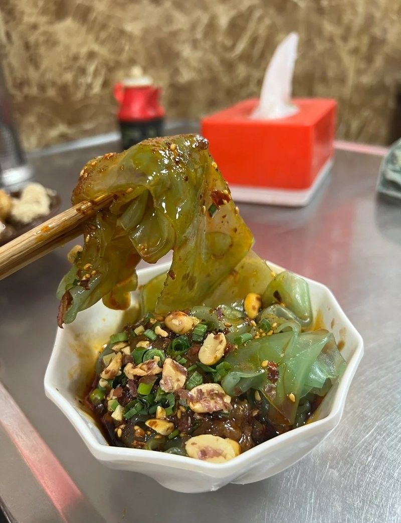 如何預(yù)訂新龍魚(yú)火鍋的位置（如何通過(guò)美團(tuán)預(yù)訂新龍魚(yú)火鍋？） 如何預(yù)訂新龍魚(yú)火鍋的位置（如何通過(guò)美團(tuán)預(yù)訂新龍魚(yú)火鍋？） 龍魚(yú)百科 第8張