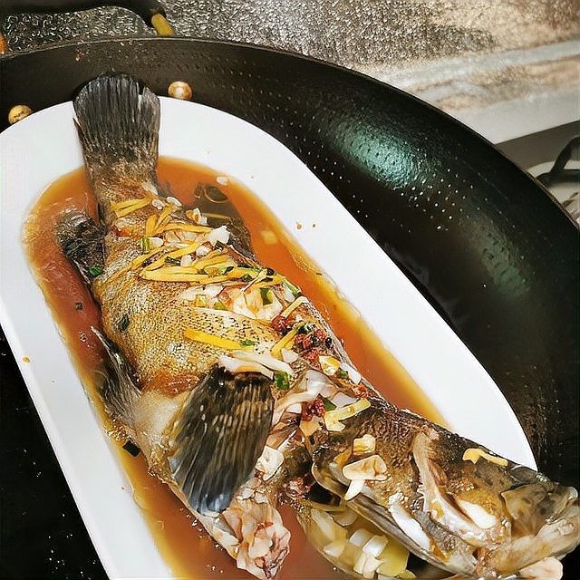 清蒸金龍魚需要多長時間（清蒸金龍魚時間掐不準(zhǔn)老廚娘教你一招鮮嫩不柴秒殺飯店）