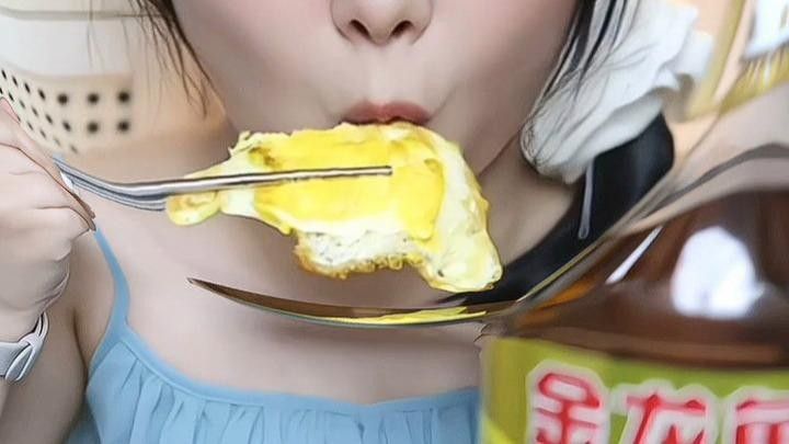 寧國金龍魚最忌三種食物（寧國金龍魚最忌三種食物是高糖、高蛋白以及含有人工色素的食物）