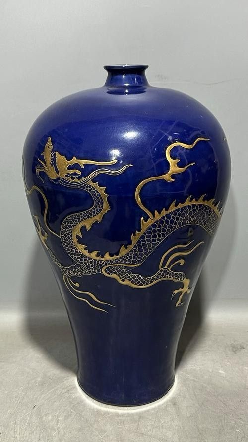 如何判斷藍底金龍紋瓷器的年代？ 如何判斷藍底金龍紋瓷器的年代？ 龍魚百科 第1張
