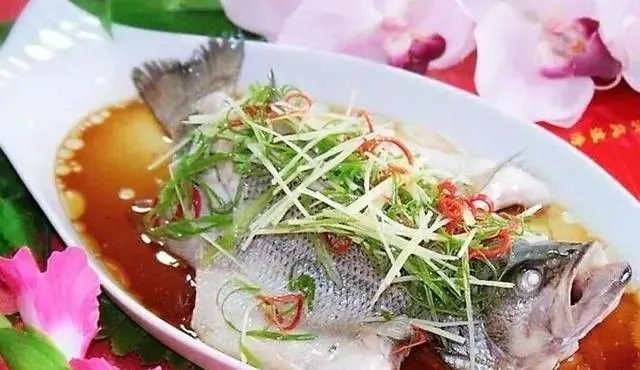 南城紅龍魚為何要少吃（南城紅龍魚不建議食用紅龍魚為何最不建議吃職霧卿）