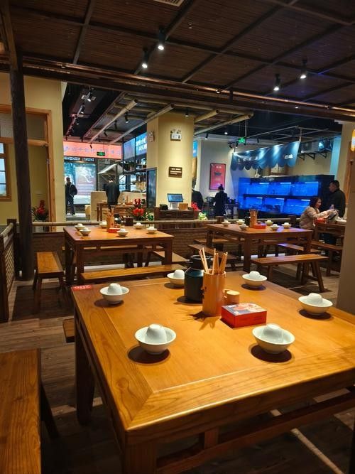 岳陽(yáng)樓餐廳（岳陽(yáng)樓餐廳怎么樣？）