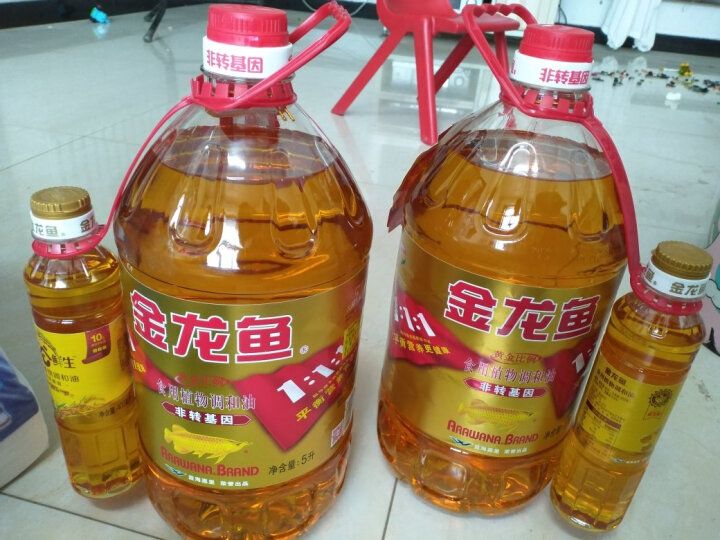 魚缸燈藍色白色有什么用呢(魚缸藍白燈和白燈區別)