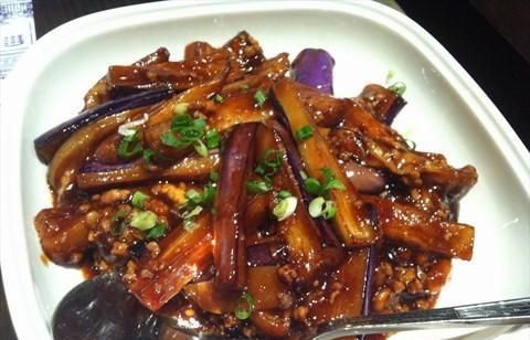 魚缸深色背景利于魚發色主要指哪些顏色（魚缸深色背景利于魚發色主要指哪些顏色呢）