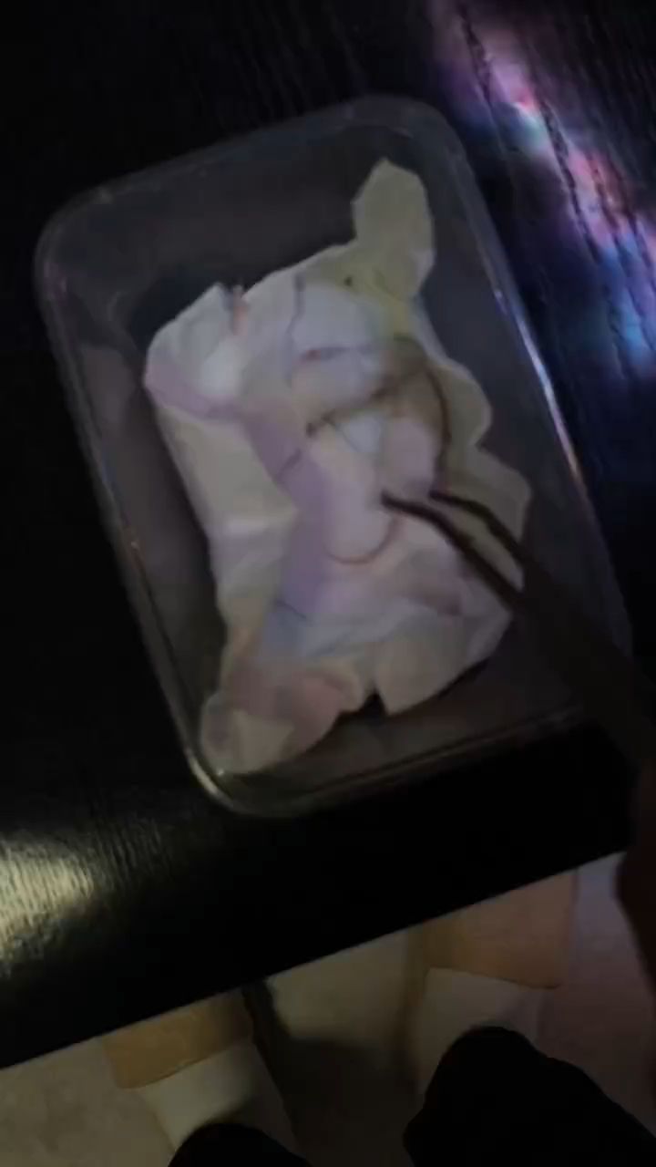 深夜了。
