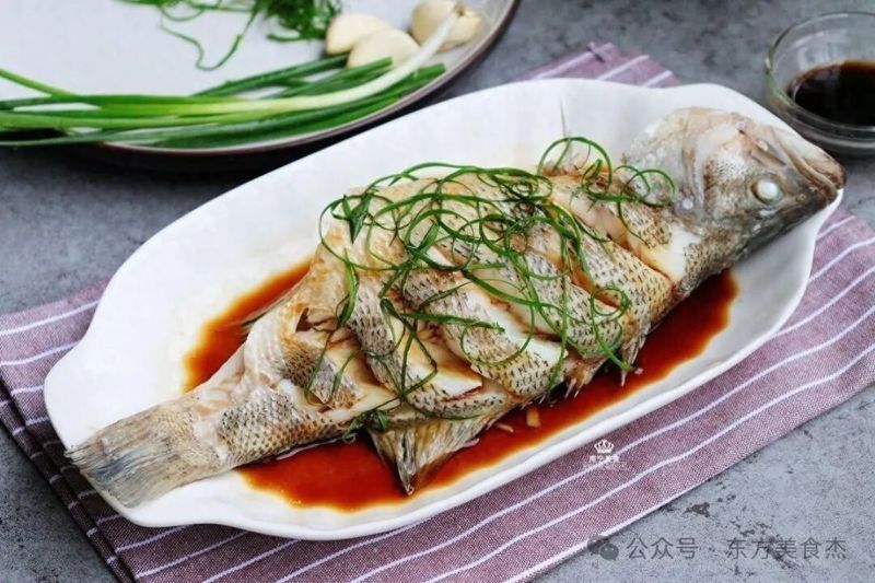 這幾種魚早該被“拉黑”了，多吃對身體有害無利（58歲女子偏愛吃咸魚和生魚片醫生:這四類魚建議少吃）