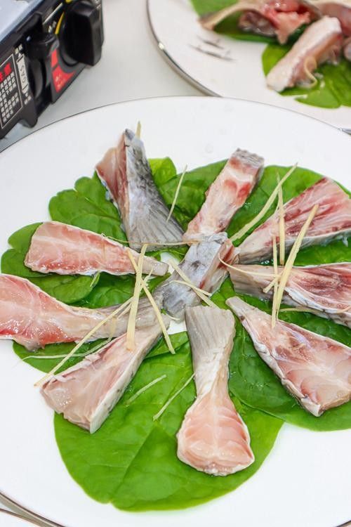 龍魚能吃雞胸肉嗎（龍魚可以吃雞胸肉嗎）