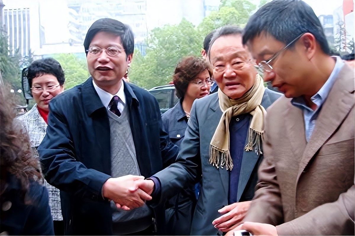 潮陽金龍魚有哪些產(chǎn)品？如何區(qū)分正品？（潮陽金龍魚與正牌金龍魚對比圖潮陽金龍魚與正牌金龍魚對比圖）