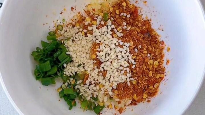 龍魚內蒙河套平原雪花粉源自草原的純凈面食之選嗶哩嗶哩，金龍魚內蒙平原雪花粉源自草原的純凈面食之選