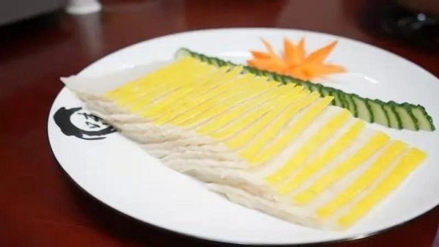 荊州松滋魚塊外酥里嫩不粘鍋全民小視頻搶著吃，湖北荊州松滋魚塊