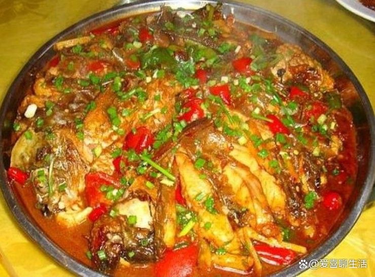 陽朔啤酒魚的家常做法，醬汁酸辣入味（廣西桂林名菜啤酒魚的家常做法香辣開胃好吃到爆）