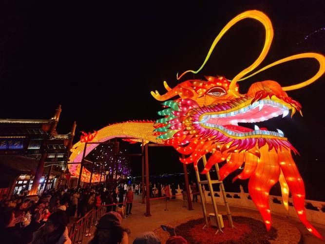 2024年龍魚燈會有哪些特色活動？（024年龍魚燈會將于農(nóng)歷正月十五舉行<strong><mark>上海</mark></strong>豫園燈會攻略）