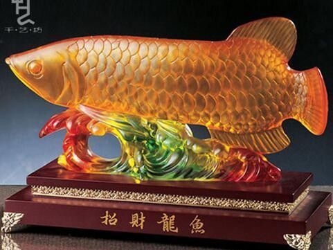 招財龍魚是否應(yīng)該供奉？（招財龍魚擺件擺件擺放秘籍，招財龍魚背后的好運密碼）